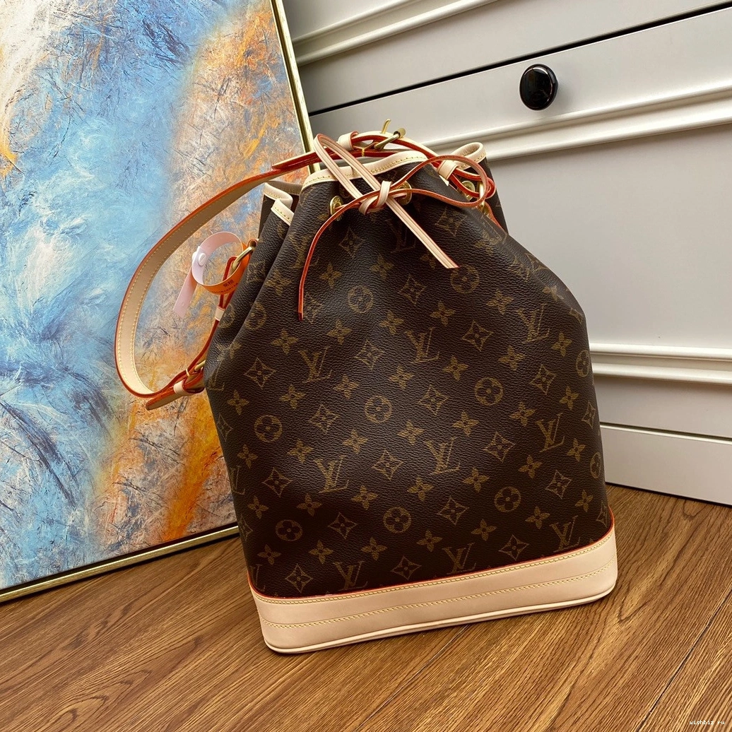 WIS NOÉ VUITTON LOUIS 0109